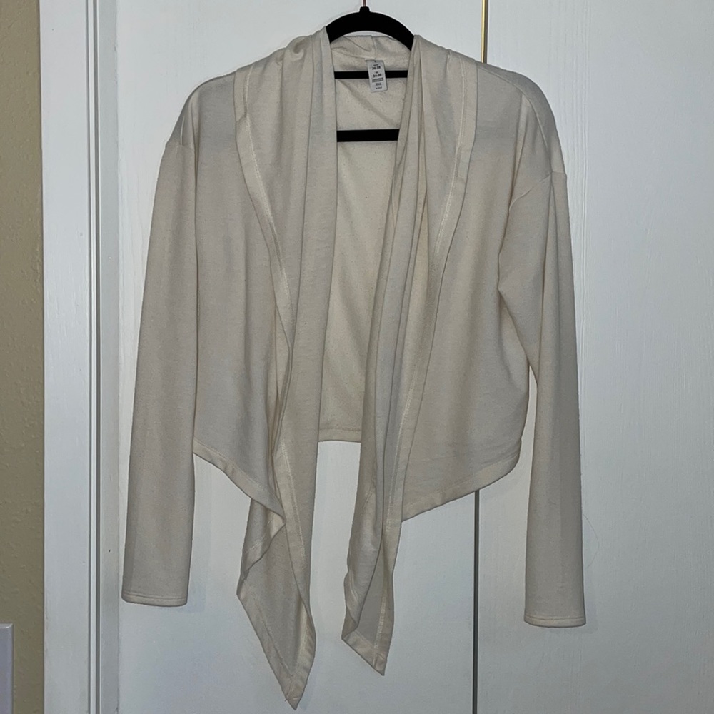 Cropped cream long sleeve cardigan